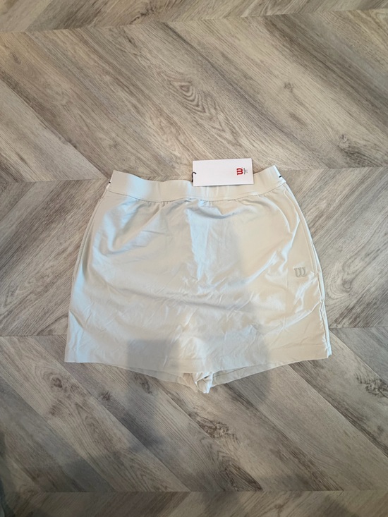 Wilson Pants - NWT Wilson White Performance Tennis/Golf Shorts Size S